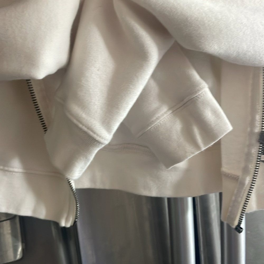 AE cropped hoodie - Picture 4 of 4